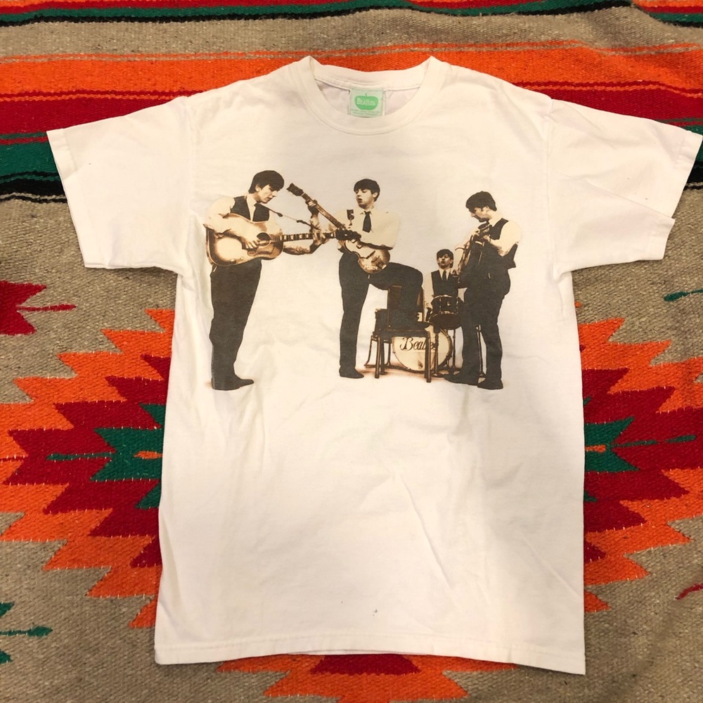 The Beatles graphic band tee-shirt🍏